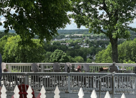 Georgetown Tavern On The Hill inside