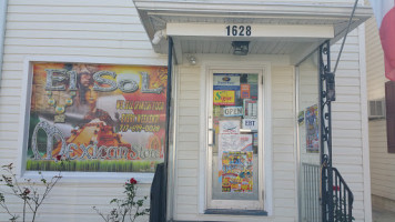 El Sol Mexicana Store outside