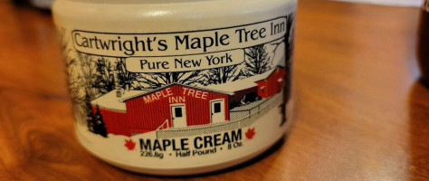 Cartwright's Maple Tree Inn, Llc inside