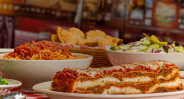 Buca Di Beppo food