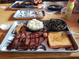 Thatcher's Bbq And Grill food