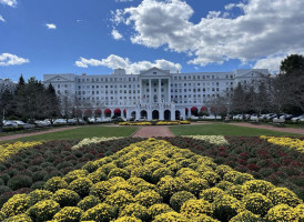 Jj's Sports Lounge At The Greenbrier inside