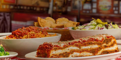 Buca Di Beppo Italian food