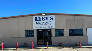 Alby's Seafood outside