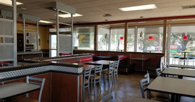 Carl's Jr. inside