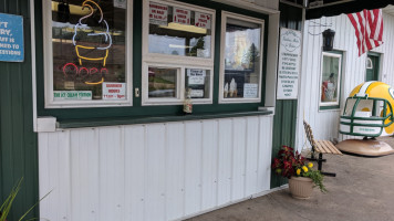 Ice Cream Station outside