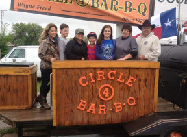 Circle 4 -b-q food