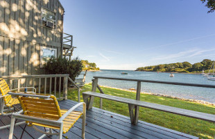 Dockside Guest Quarters outside