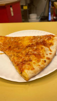 Mack's Pizza food