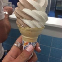 Kohr Brothers Frozen Custard outside