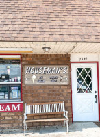 Houseman's Ice Cream outside