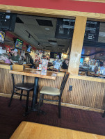 Applebee's inside