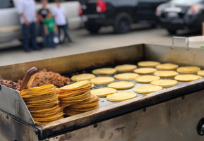 Taqueria Barajas food