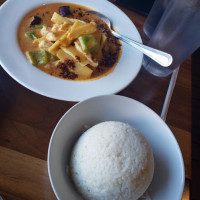 Narong's Thai Kitchen food