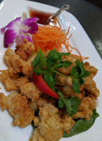 Bua Luang Thai Cuisine food