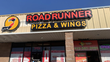 Road Runner Pizza food