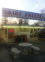 Dairy Freeze outside