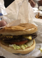 Pop's Better Burger food