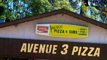 Avenue 3 Pizza Subs food