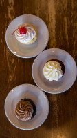 Daisy Cafe Cupcakery food