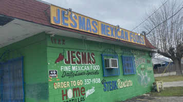 Jesmas Mexican outside