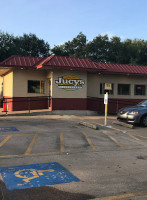 Jucy's Hamburgers outside