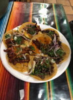 Taqueria Los 3 Gallos food