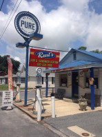 Rust's Sub Sandwich Station outside