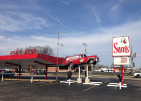 Sam's Drive-in outside