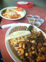 Taqueria Caporales food