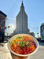 Mammoth Poke Bucktown food