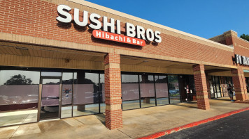 Sushi Bros outside