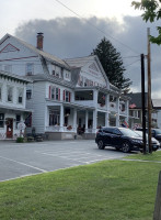 Fullerton Inn outside