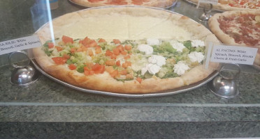 Pina's Pizzeria food