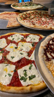 Giovanni's Pizza food