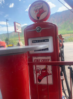 Vicco's Charcoalburger Drive-in outside