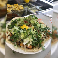 Medina’s Tacos food