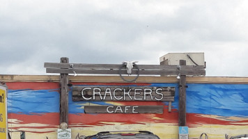 Cracker's Cafe outside