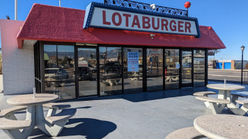 Blake's Lotaburger inside