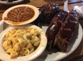 Skins Bubbas Bbq food