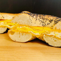 Makeb's Bagels food