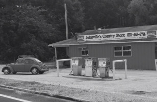 Johnsville Country Store outside