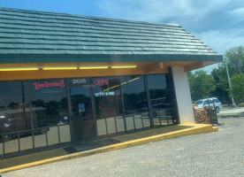 Bodacious -b-q outside