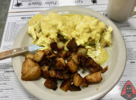 Green's Luncheonette Store food