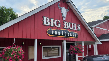 Big Buls Roadhouse food