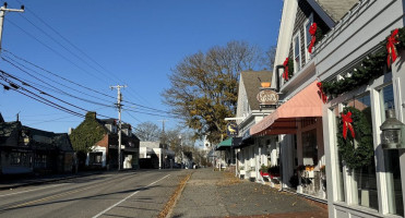 Chatham Candy Manor outside