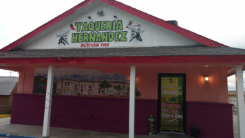 Taqueria Hernandez food