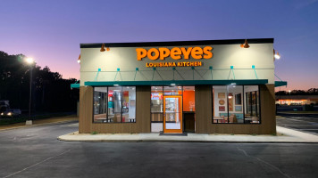 Popeyes Louisiana Kitchen outside