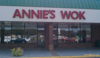 Annie's Wok outside