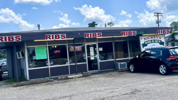 Rib Shack Barbeque outside